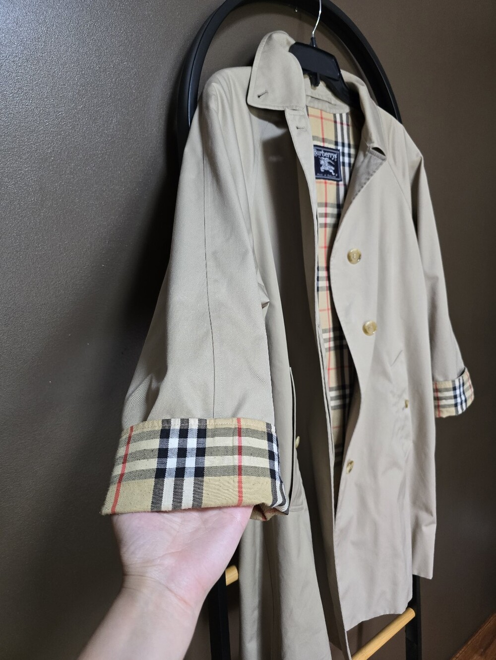 Vintage Burberrys Classic Beige Trench Coat with Check Lining, Mid-lenght - Picture 6 of 12
